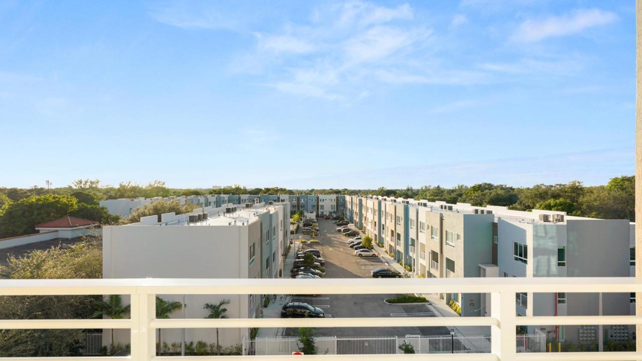 Lofts Of Aventura Apartment Miami Exterior photo
