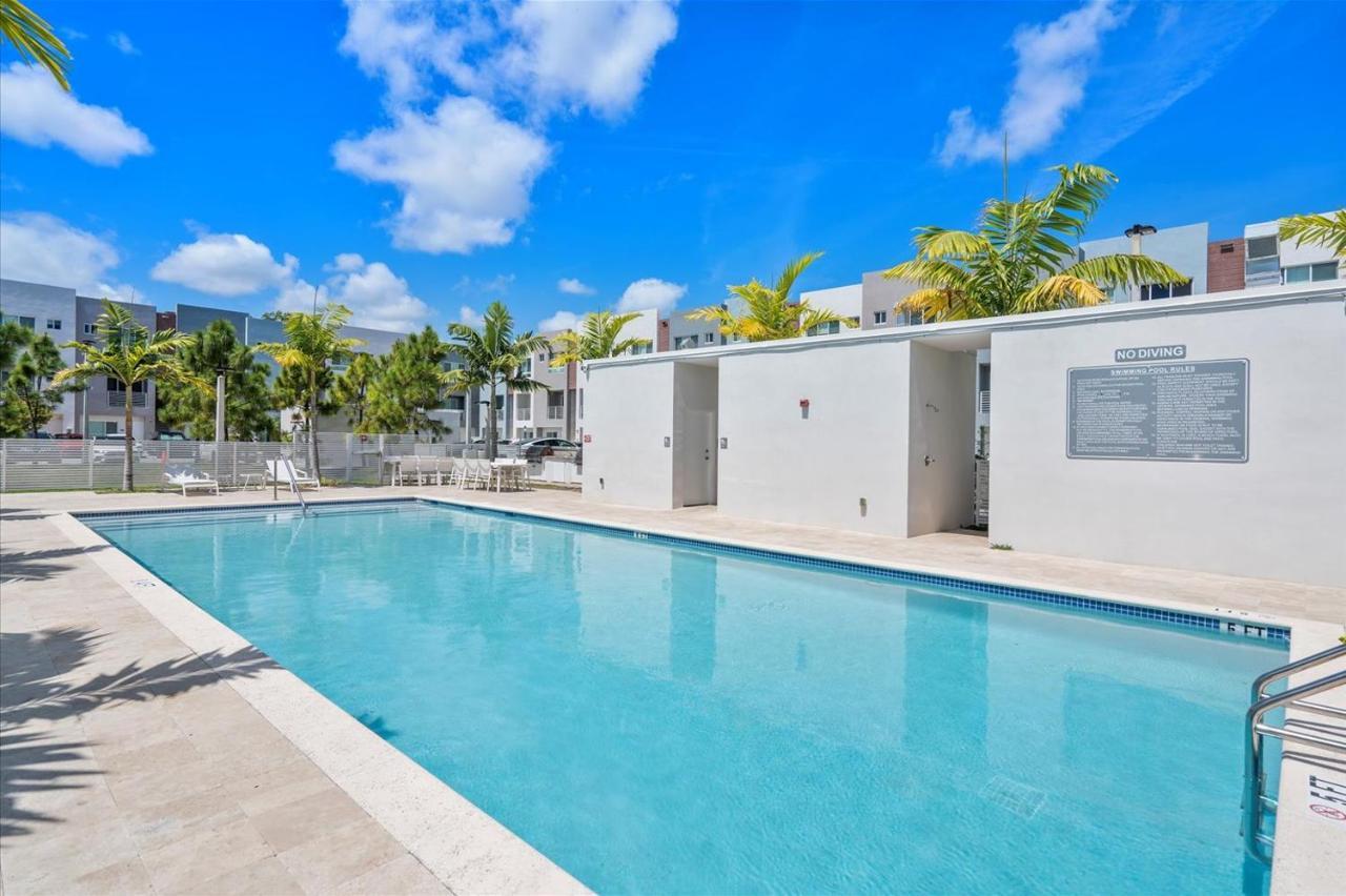 Lofts Of Aventura Apartment Miami Exterior photo