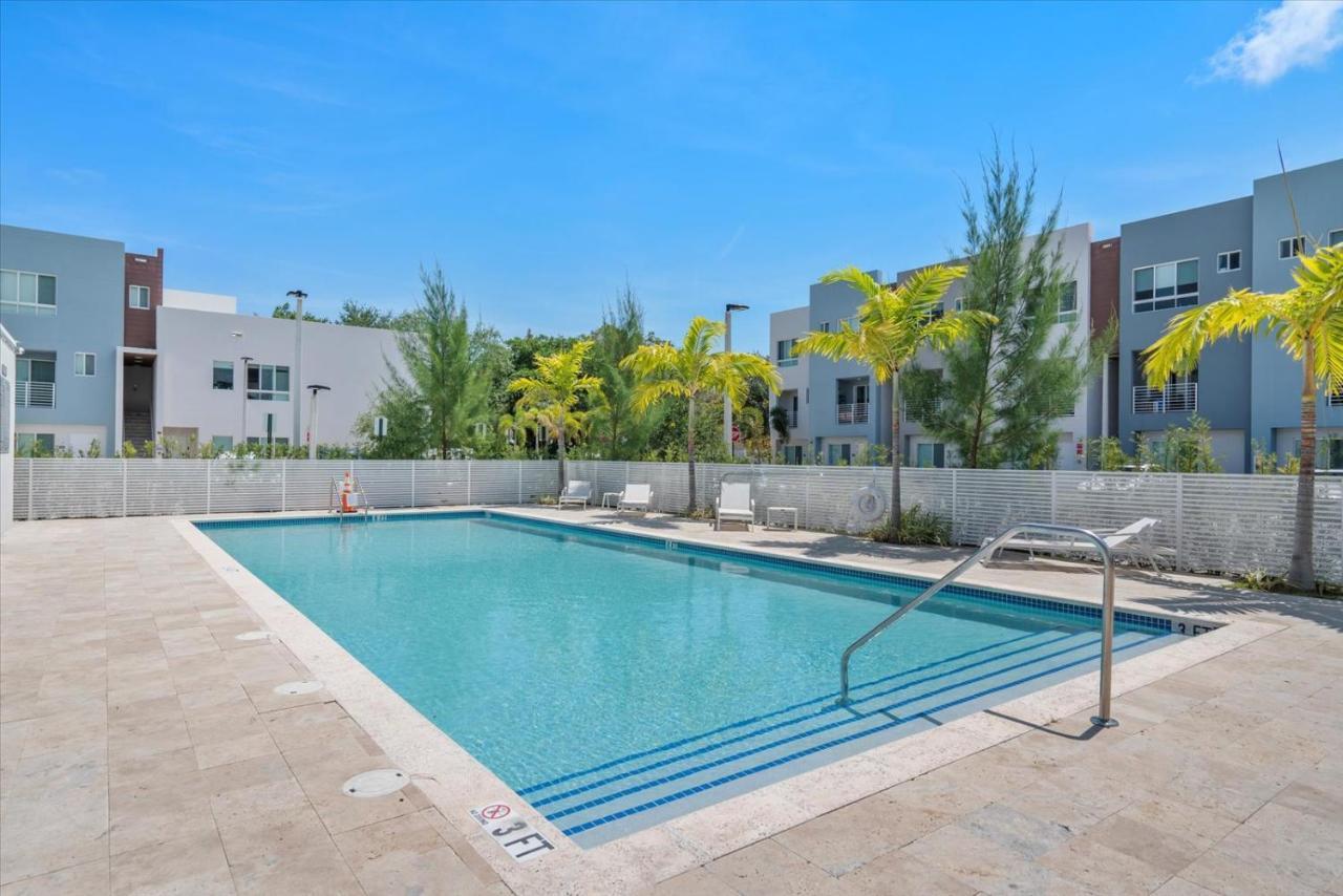 Lofts Of Aventura Apartment Miami Exterior photo